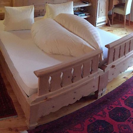 Hotel Chasa Sofia Scuol Phòng bức ảnh